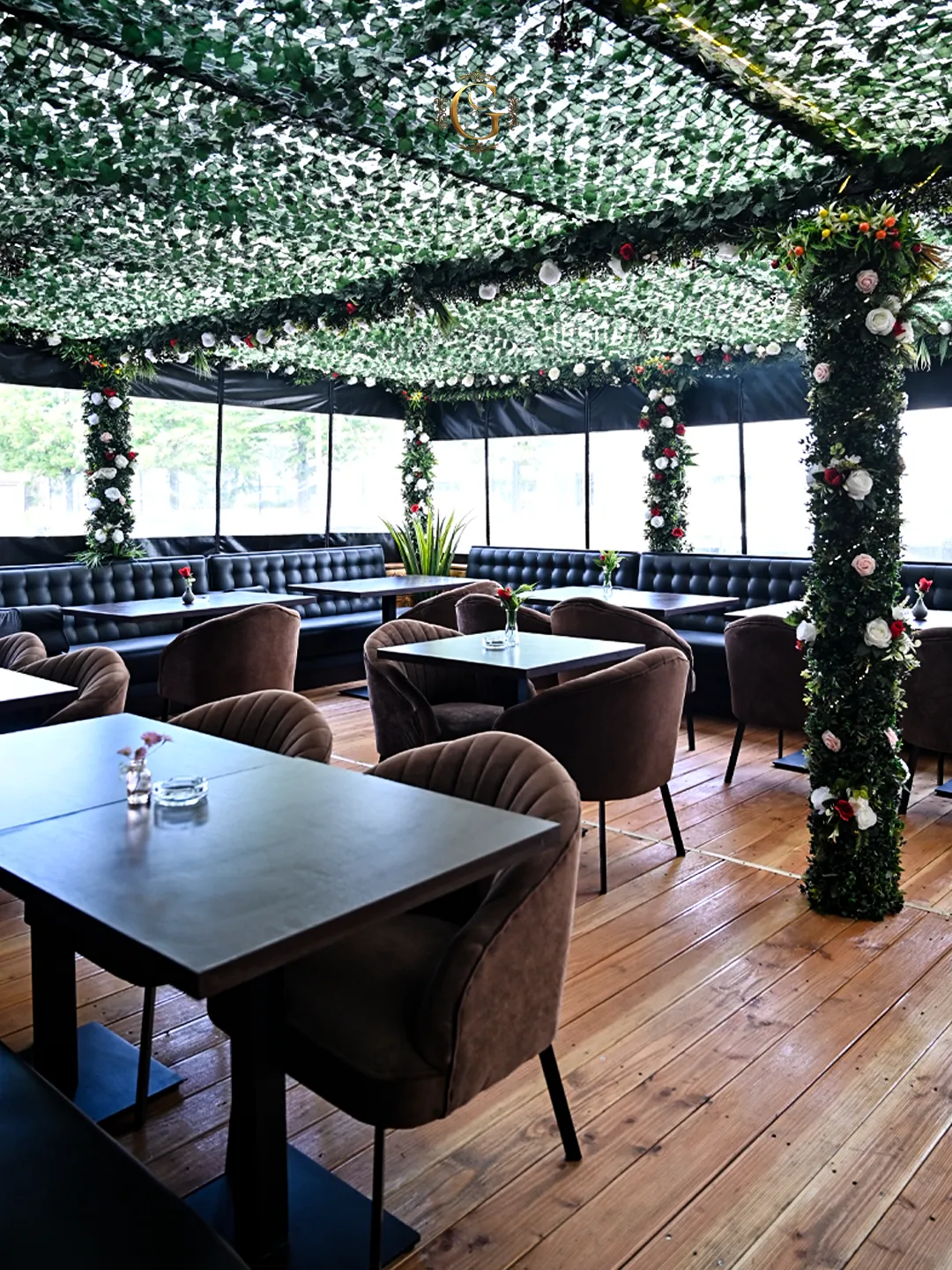 Garten-Atmosphäre mit grüner Decke